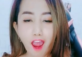 Miss EL Remas Buah Dada sambil Desah