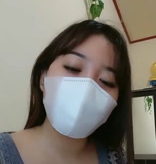 Calla Host Baru Cantik Remas Buah Dada