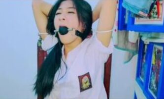 Culik Iket Cewek Esempe di Kamar Semi BDSM